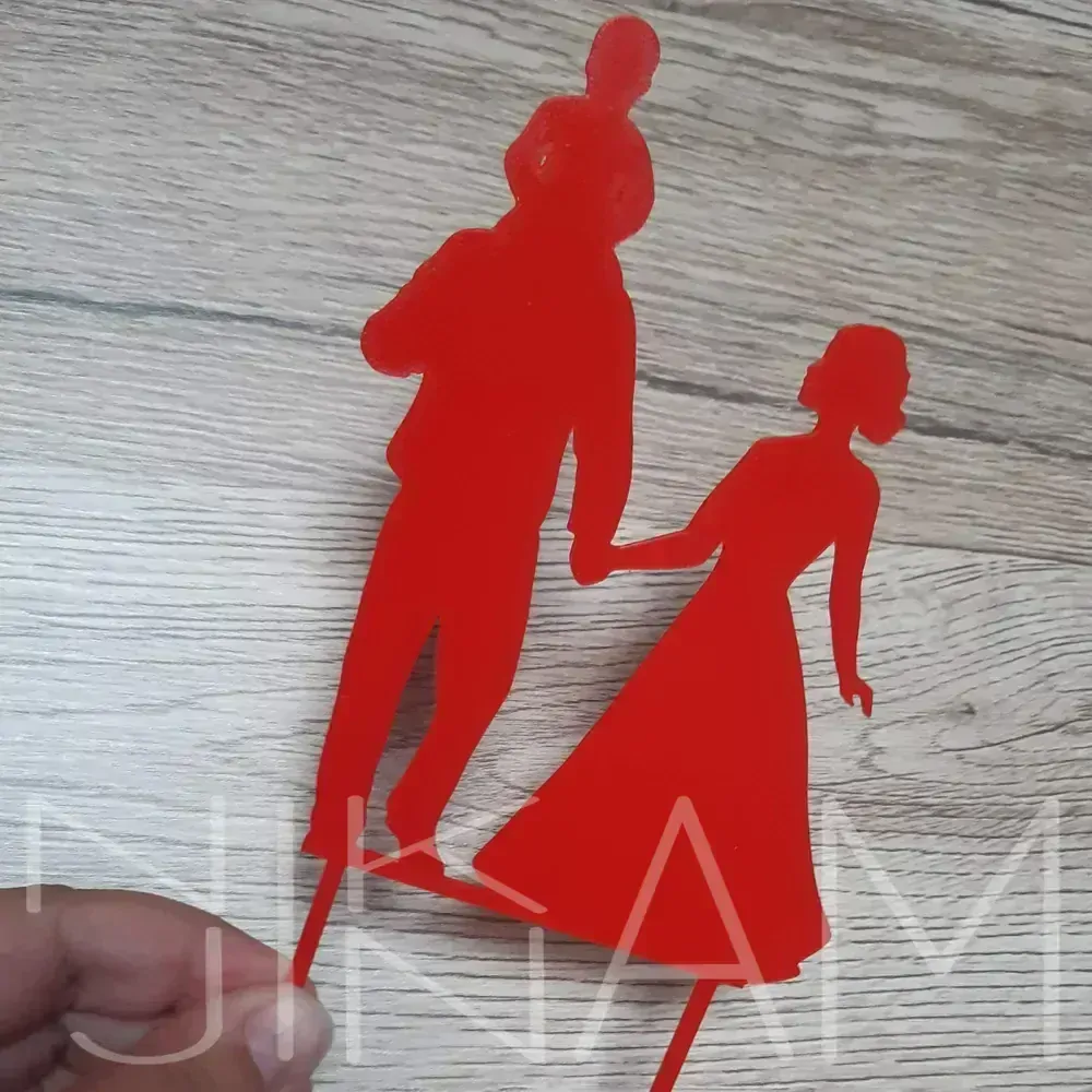 Dortový zápich Pár s dítětem na ramenou